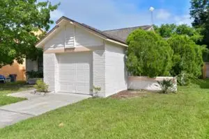 Front view of 1025 Gwyn Cir, Oviedo, FL 32765