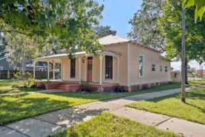 700 S Laurel Ave, Sanford, FL 32771 Sold